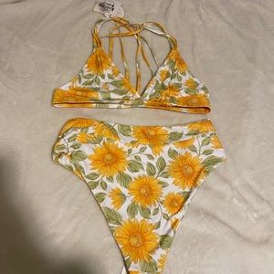 KULANI KINI Sunflower bathing suit set!!!